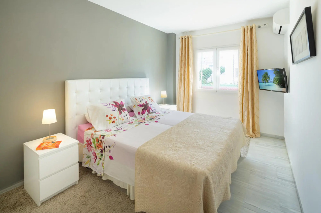 3 bedroom beachfront apartment La Cala de Mijas