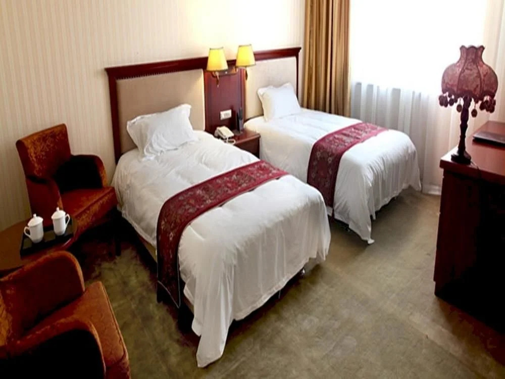 Dalian Tongbao Hotel
