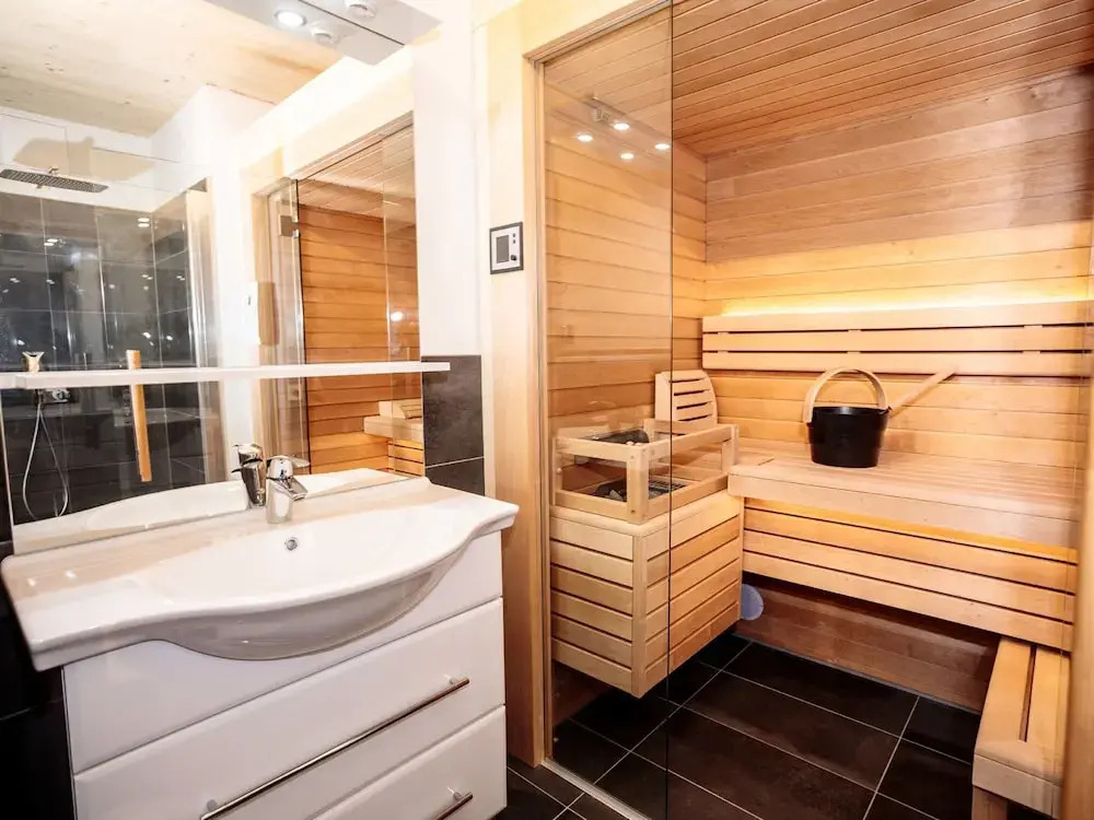Majestic Chalet With Pool and Sauna