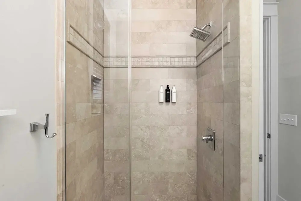 Seagrove Gardens Mins to the Beach, Santa Rosa Retreat w/ A+ Design
