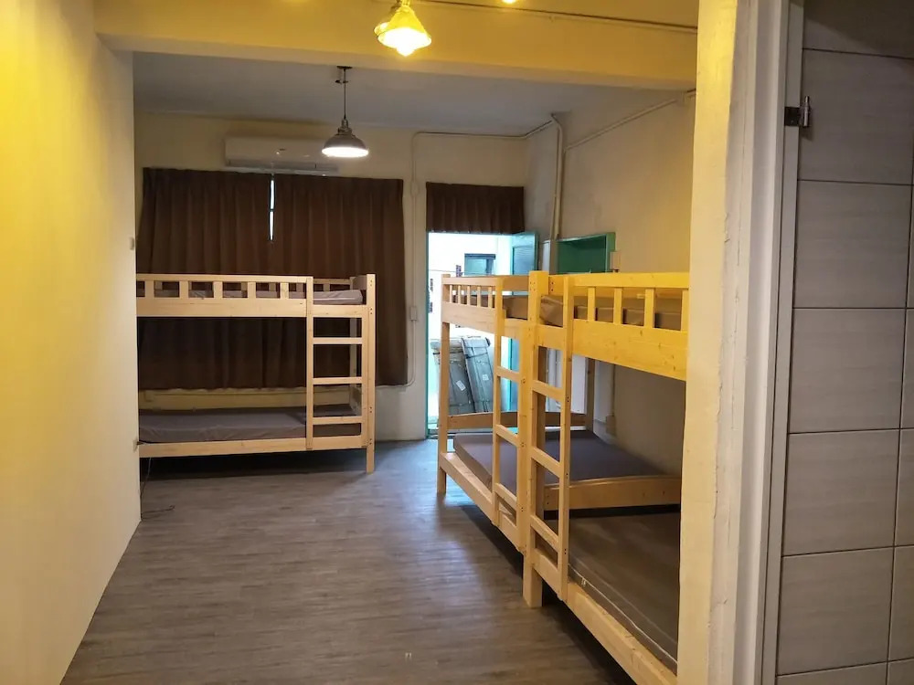 MILU Backpacker Hostel
