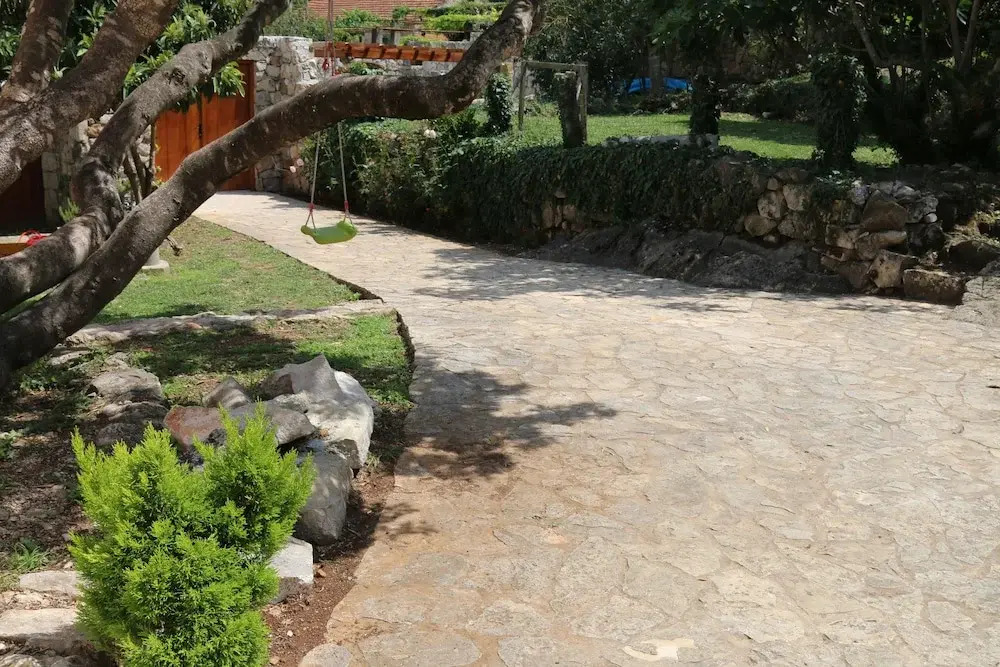 Villa Guardian
