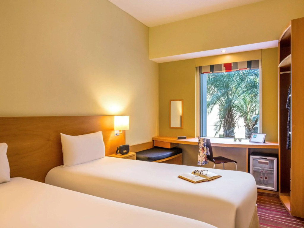 Отель Ibis Mall Avenue Dubai