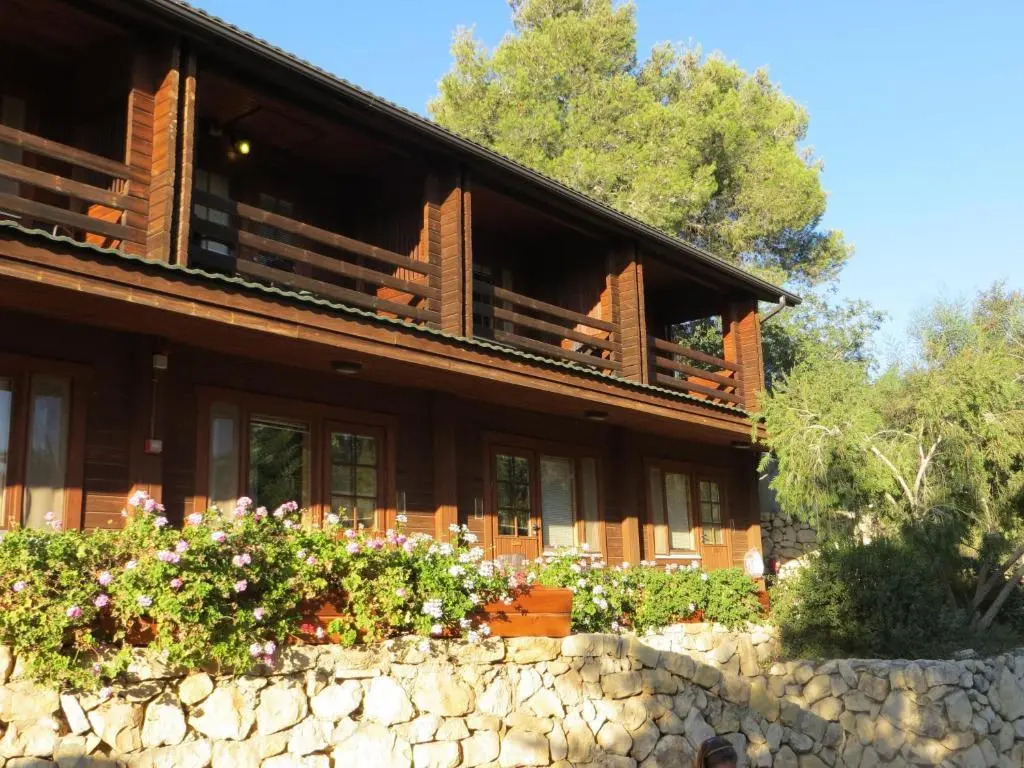 Logos hotel in Yad Hashmona
