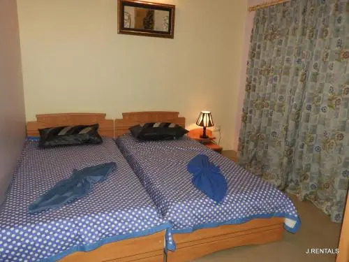 J.Rentals Villa 33