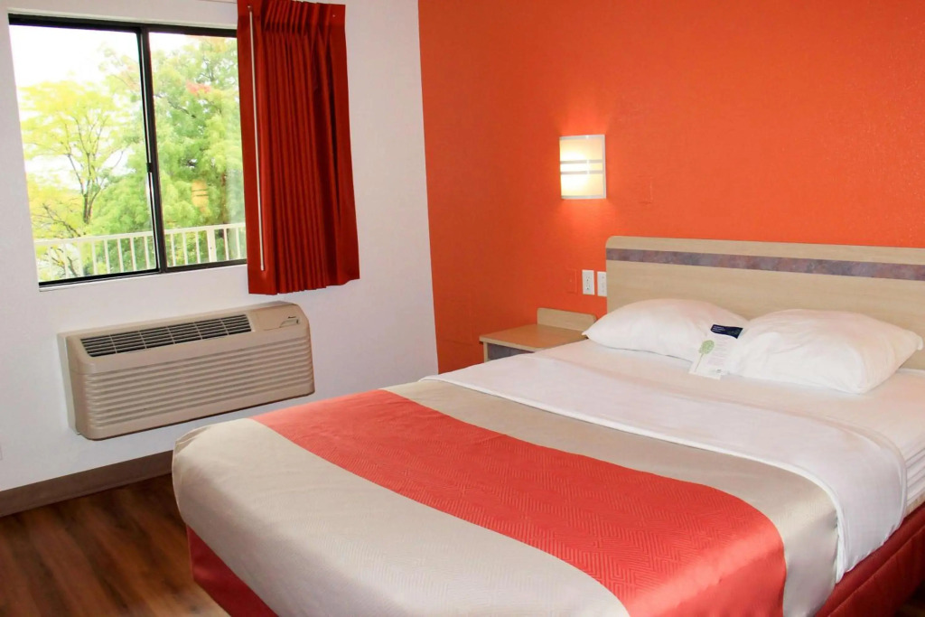 Motel 6-Enfield, CT - Hartford