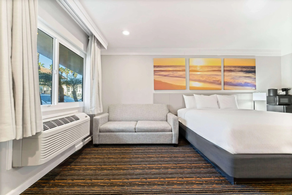 Days Inn by Wyndham San Diego Hotel Circle