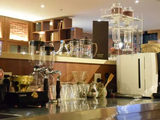 James Joyce Coffetel Qinhuangdao People Park Plaza
