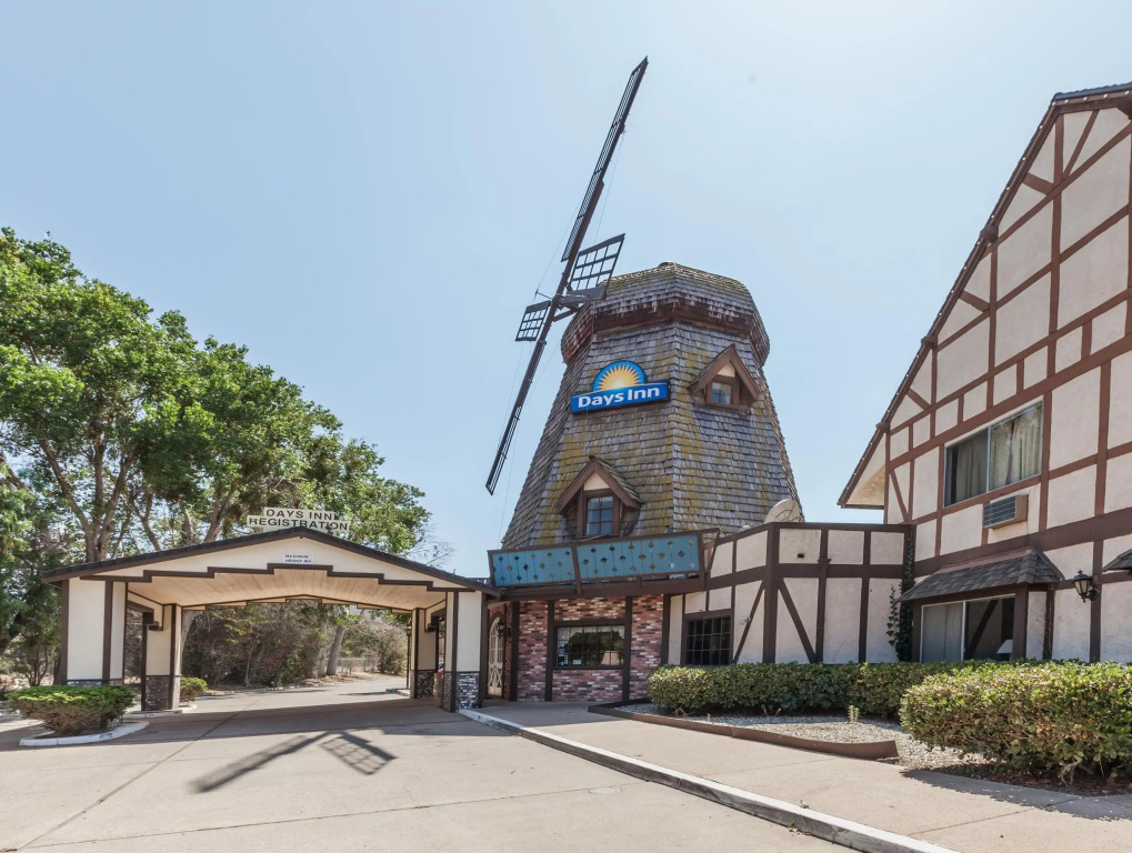 Sideways Inn