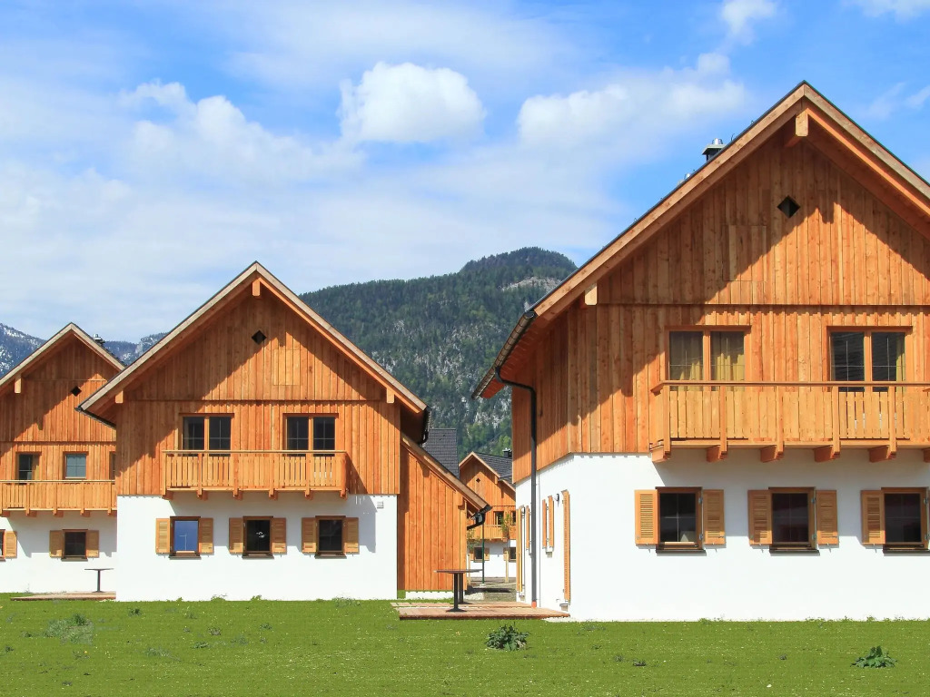 House in Obertraun on Lake Hallstatt with a balcony or terrace