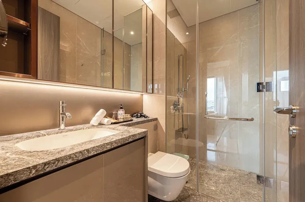 Lancaster Legacy Hotel & Apartments