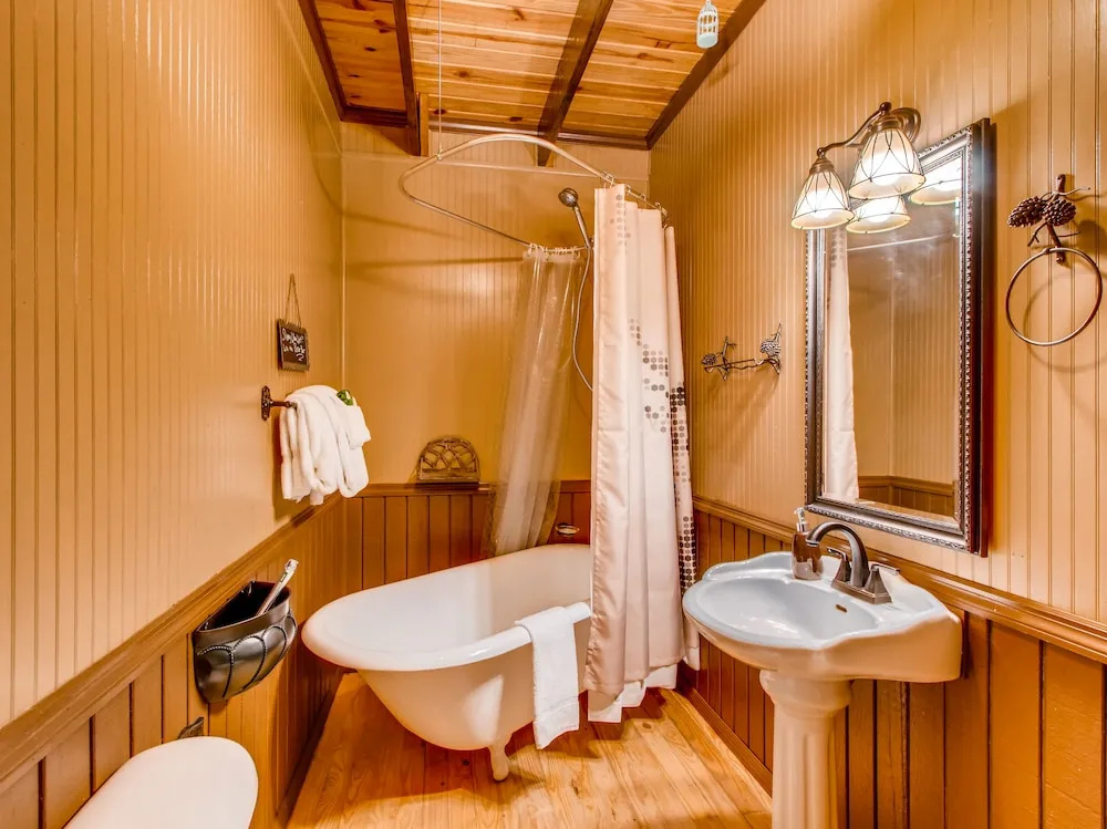 Lake Vista Lodge #248 by Aunt Bug's Cabin Rentals
