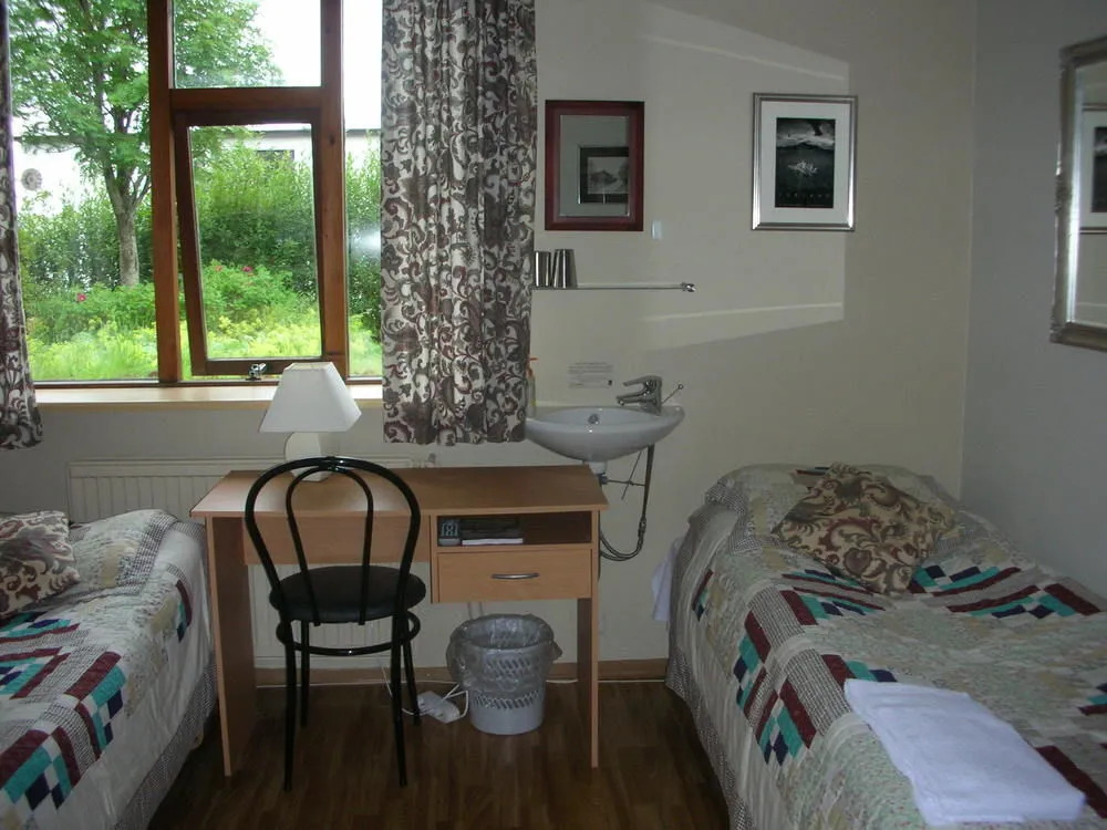 BB 44 Guest House