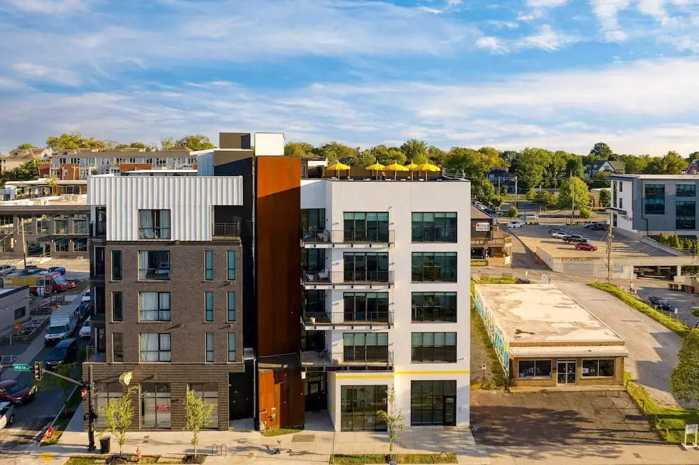 The Carter 505 by Avantstay 4BR Balcony