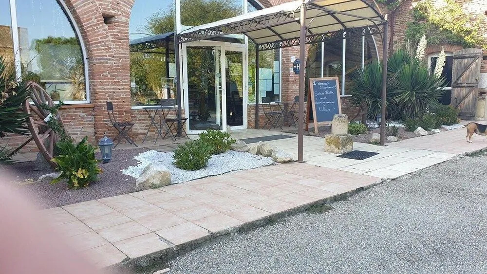 LALCOVE HOTEL RESTAURANT