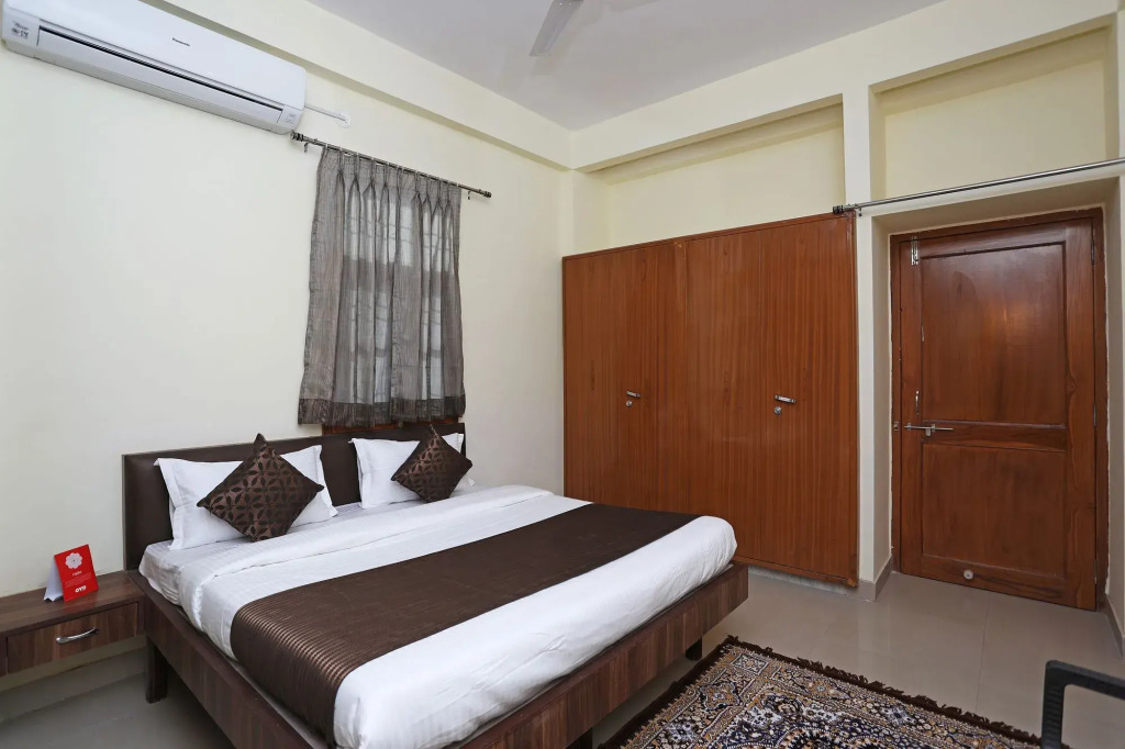 Urvi Apartments by OYO Rooms