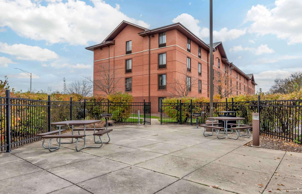 Extended Stay America Suites - Chicago - Lombard - Yorktown Center