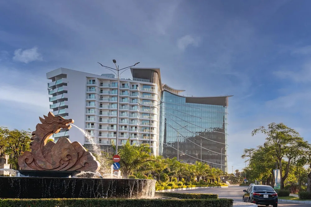 Dream Dragon Resort