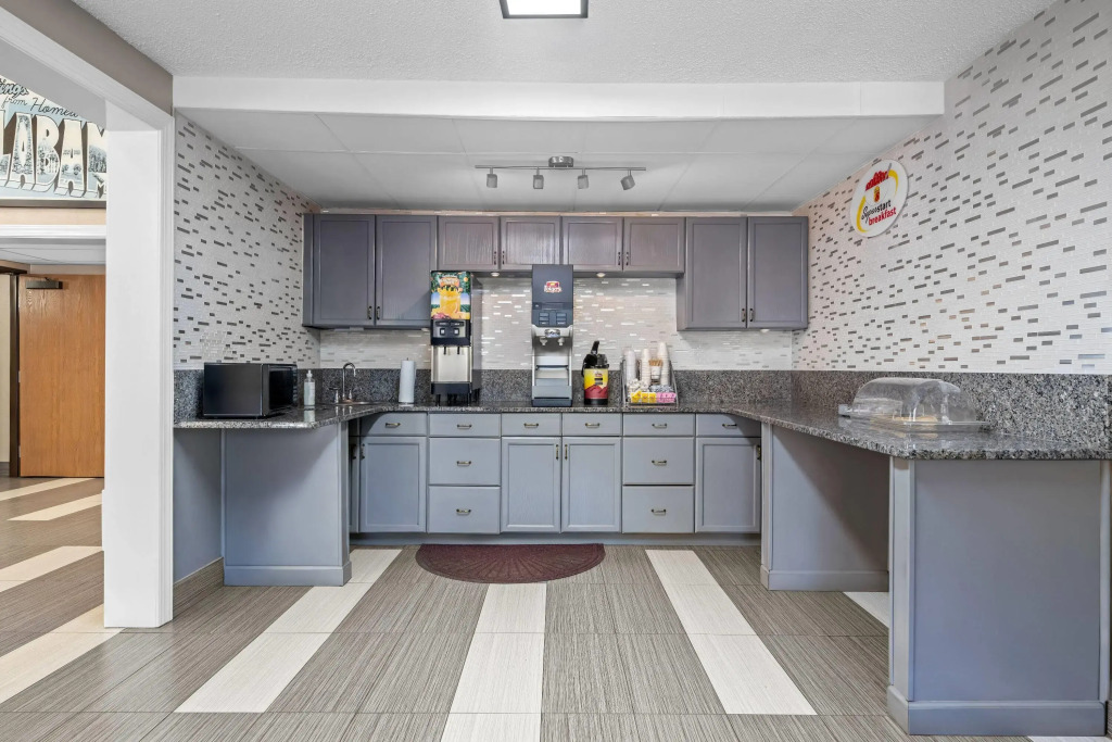 Super 8 by Wyndham Homewood Birmingham Area