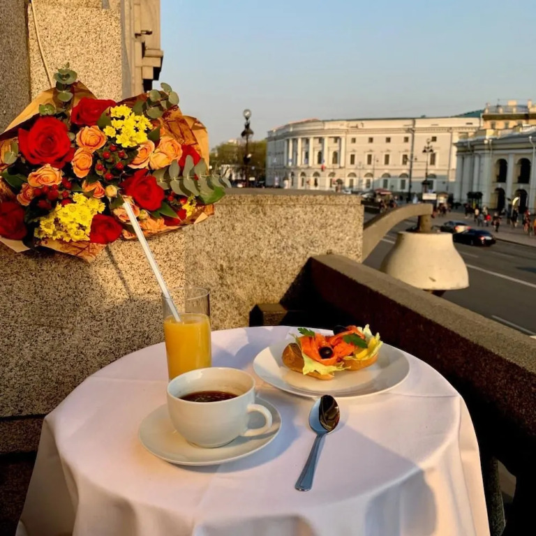 Majestic apartment on Nevsky,44