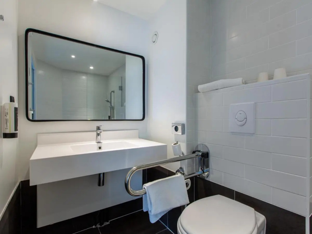 B&B HOTEL Orléans Saran 3 étoiles