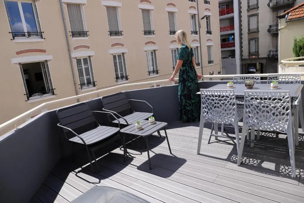 Charmant T3 Jaude + Terrasse Et Garage
