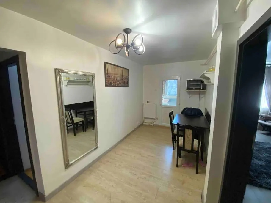 Lovely 1 bedroom cando with free parking.