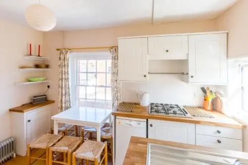 5 Coastguard Cottages