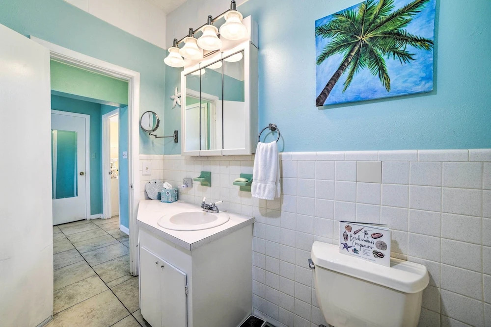 Coastal PCB Cottage W/pool & Bbq: 1block to Beach!