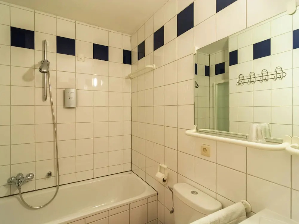 Beautiful Building, With Separate Apartments, Perfect for Family Celebrations