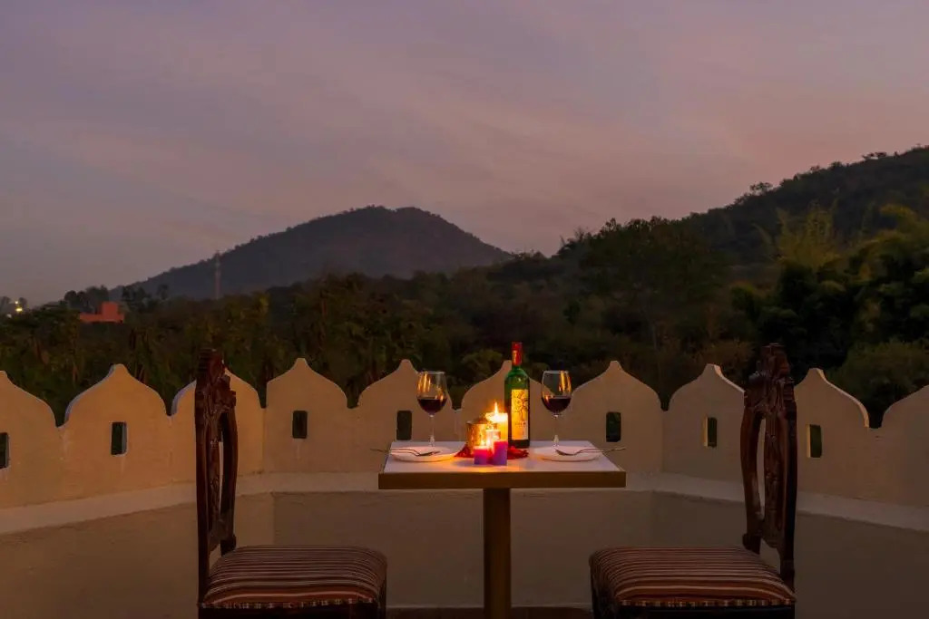 Saffronstays Kilakot Suite with Private Plunge Pool