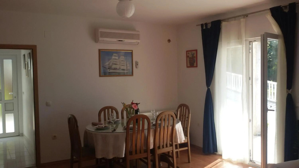 Apartment Tina