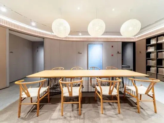 Ji Hotel (Hulunbuir Rongfu Garden Airport Branch)