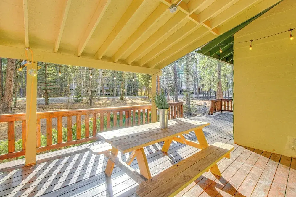 Secluded Cabin w/ Furnished Deck in Scenic Pinetop