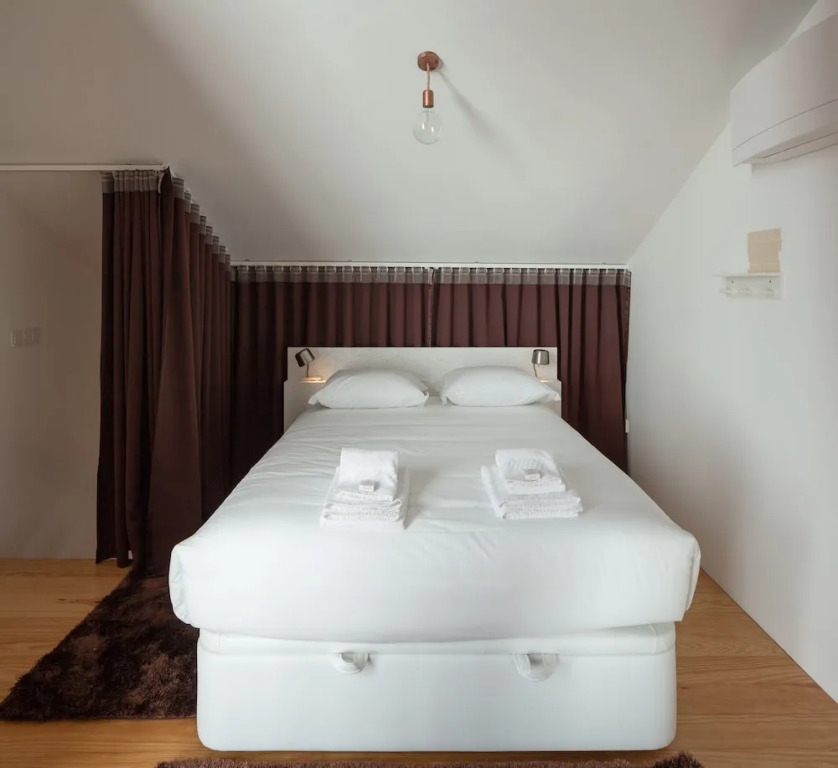 7 Gaia Roaster Apartments