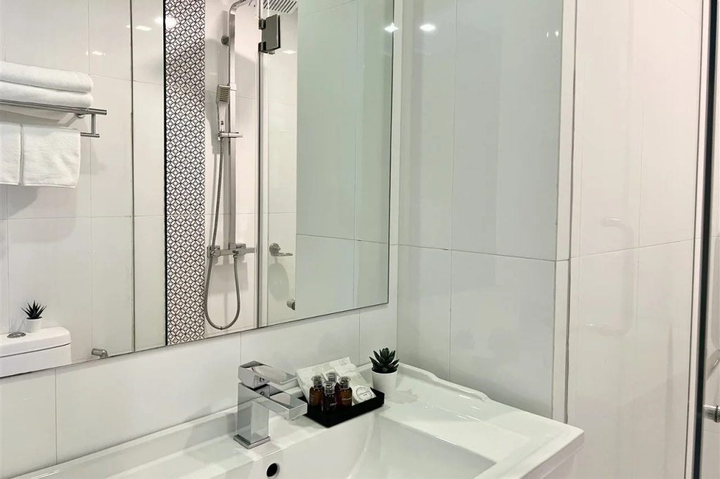 Отель Centro One Patong