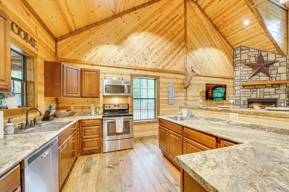 Pets & Families Welcome: Secluded Broken Bow Cabin