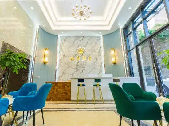 Baihua Hotel (Panzhihua South Railway Station)