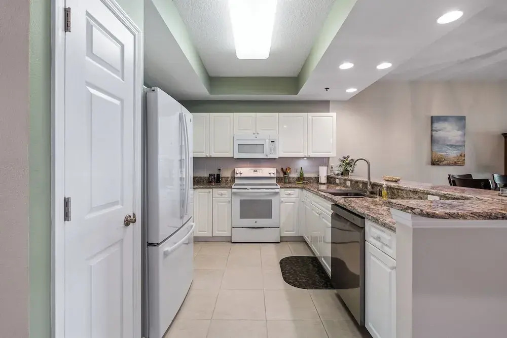 Sunny 3BR Condo Steps to Beach Pool NSB FL