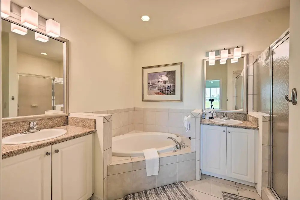 Naples Condo w/ Golf View & Resort-style Amenities