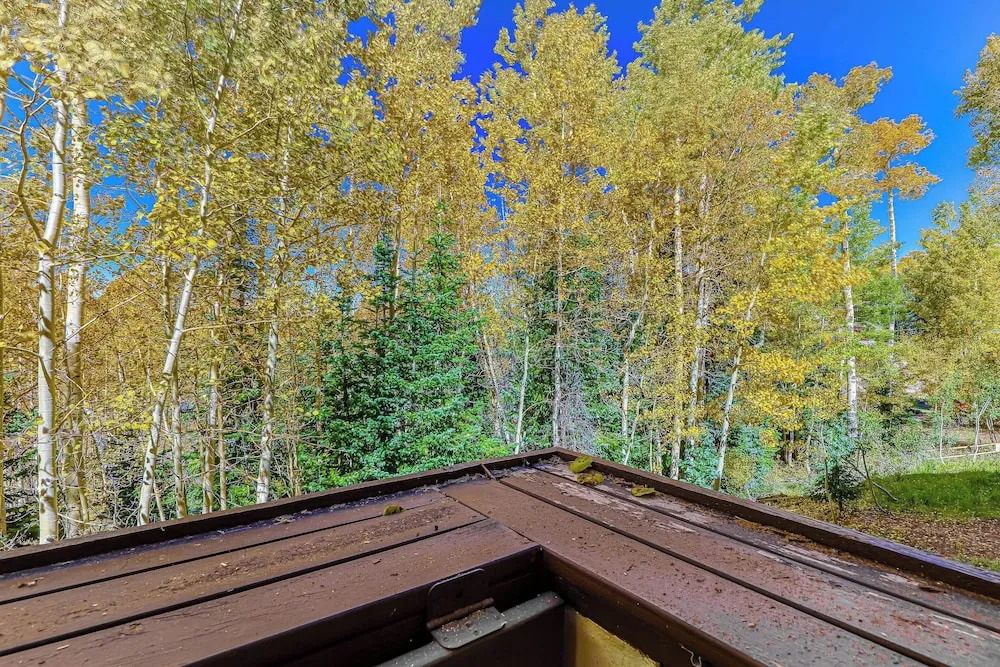 Comfortable 2BR 2nd-floor Balcony