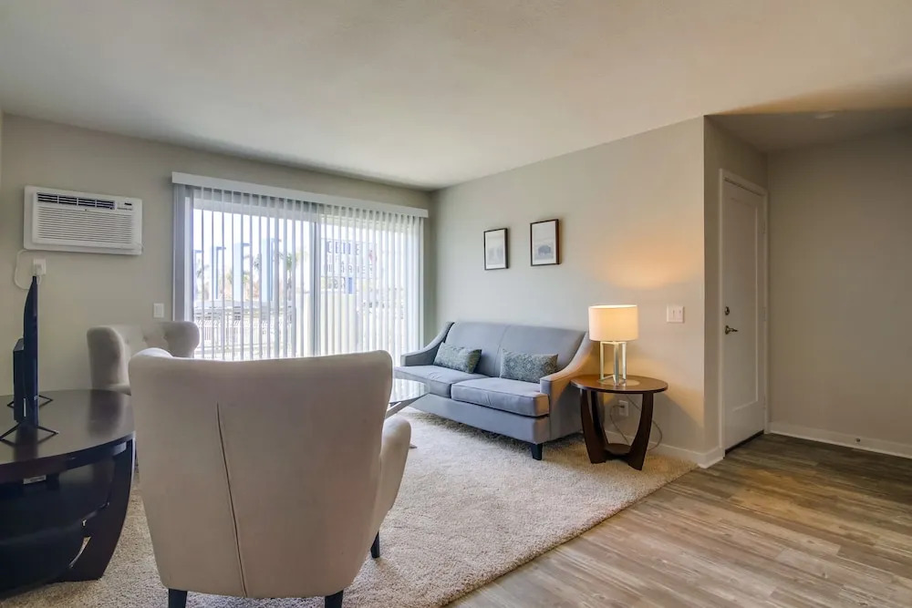 The Luxe Suites of Temecula Heights