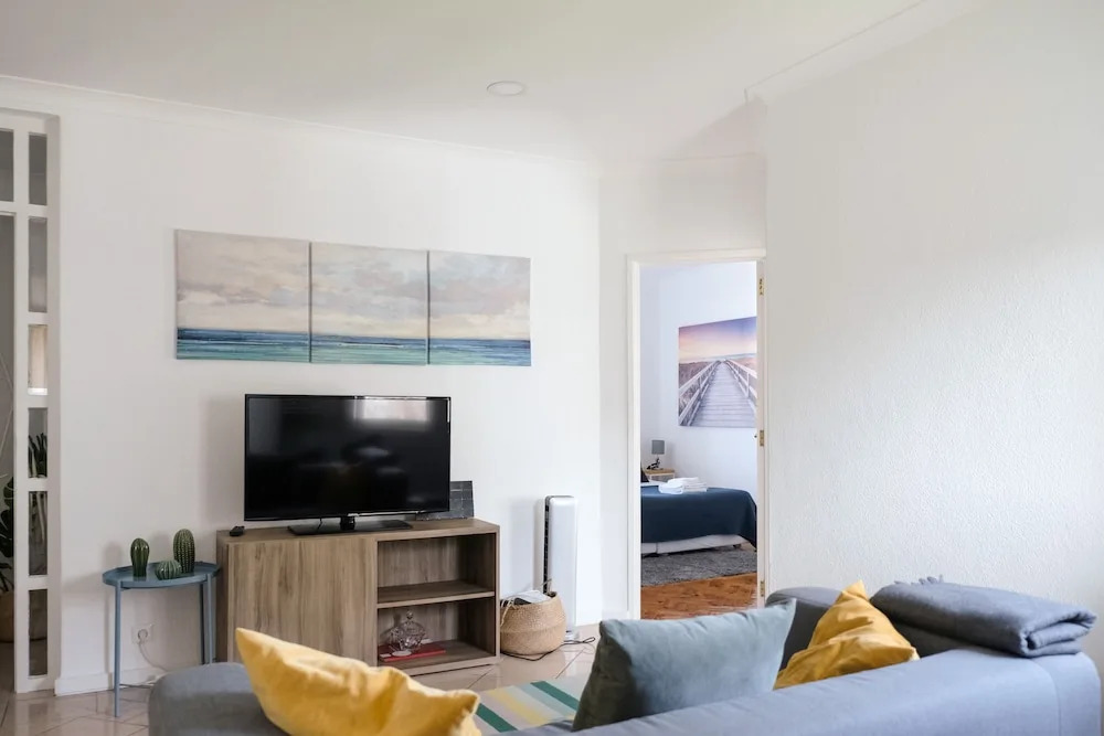 06 Olive Grove Apartment