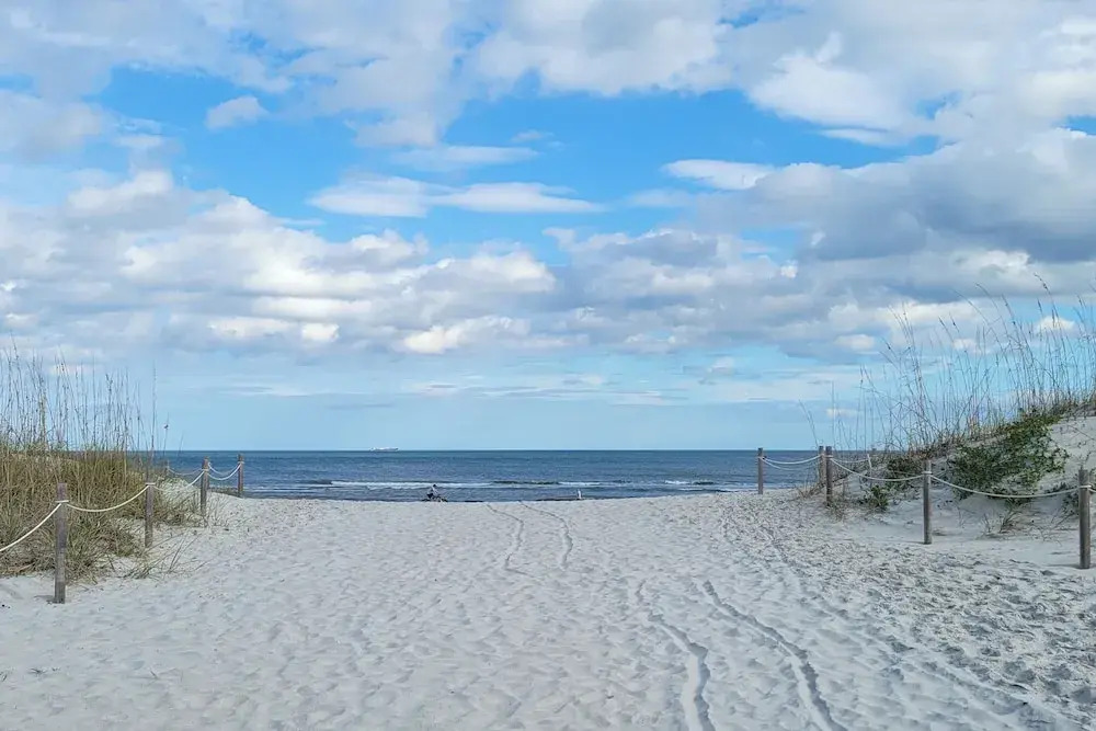 Chic Townhouse w/ Hot Tub, 4 Mi to Atlantic Beach!