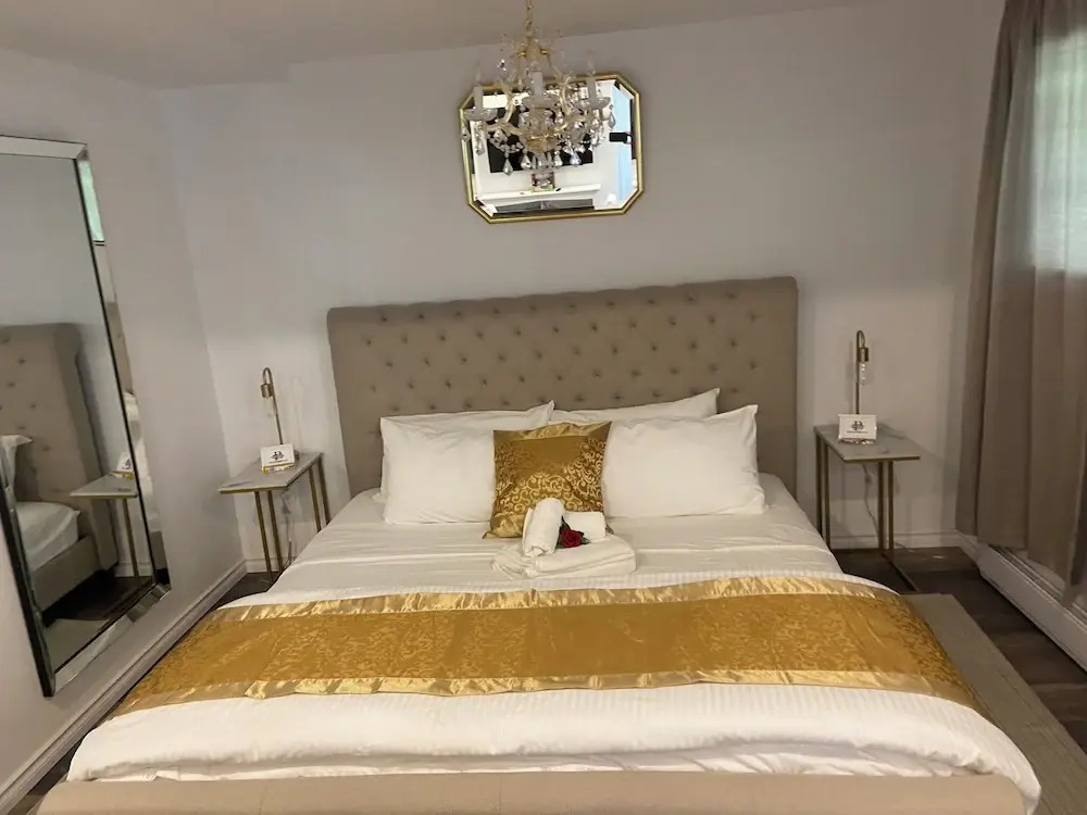 Golden Spa Suite