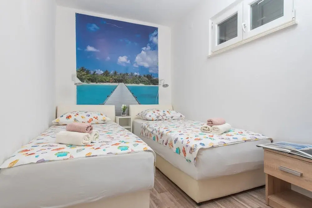 Beachfront villa Mihovil w. beach access