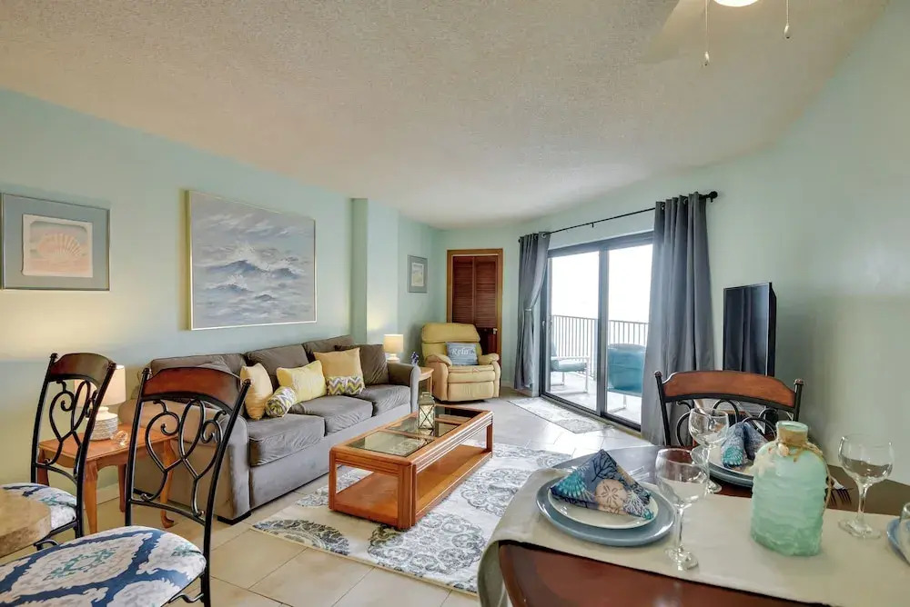 Ocean-view Condo w/ Balcony on Daytona Beach!