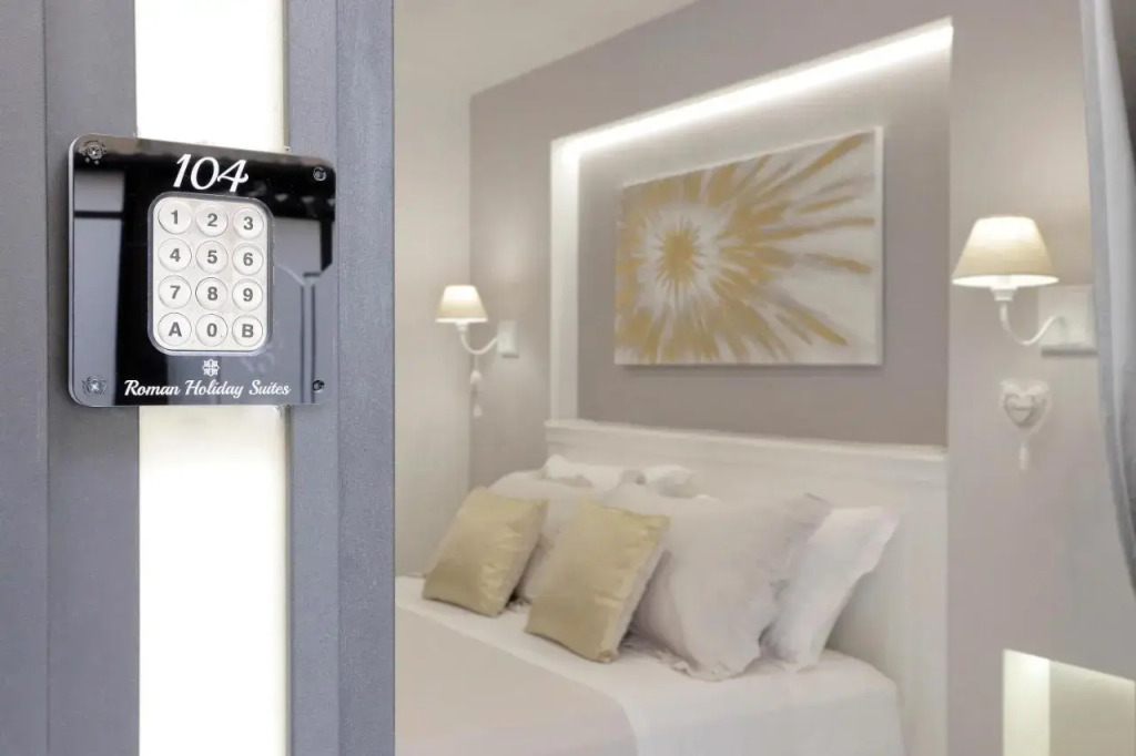 Roman Holiday Suites