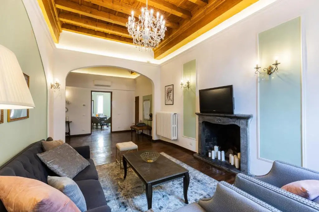 Historic center Palace - Huge 4 bedrooms Santa Croce apartment apartment - AC in all rooms