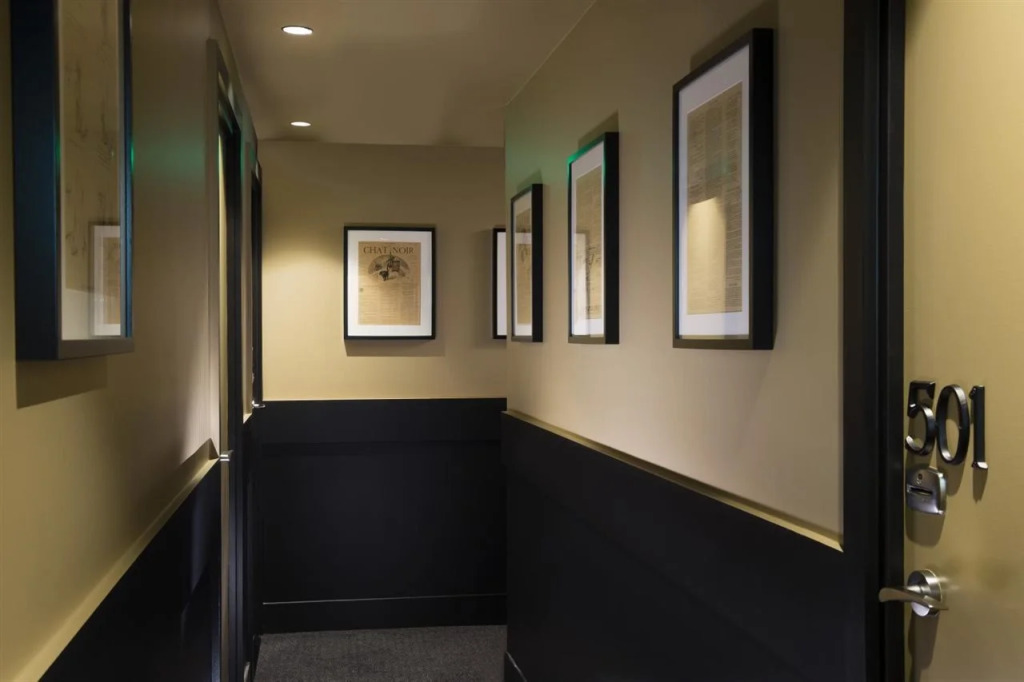Hotel Le Chat Noir